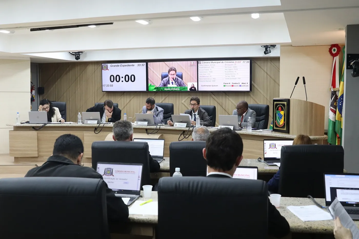 Plenário da Câmara Municipal de Criciúma durante a 46ª Sessão Ordinária, em 21 de julho de 2026.